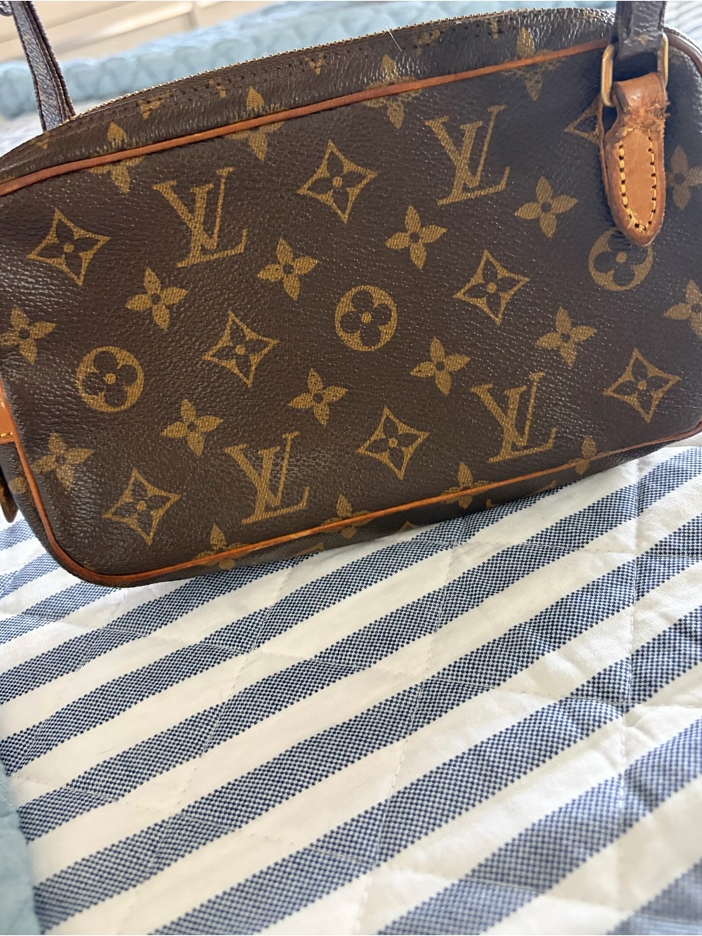 AUTHENTIC Vintage Louis Vuitton Monogram Canvas Crossbody Bag in Brown and Tan